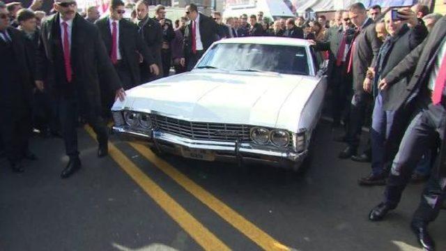 Cumhurbaşkanı Erdoğan, Klasik Otomobil Kullandı