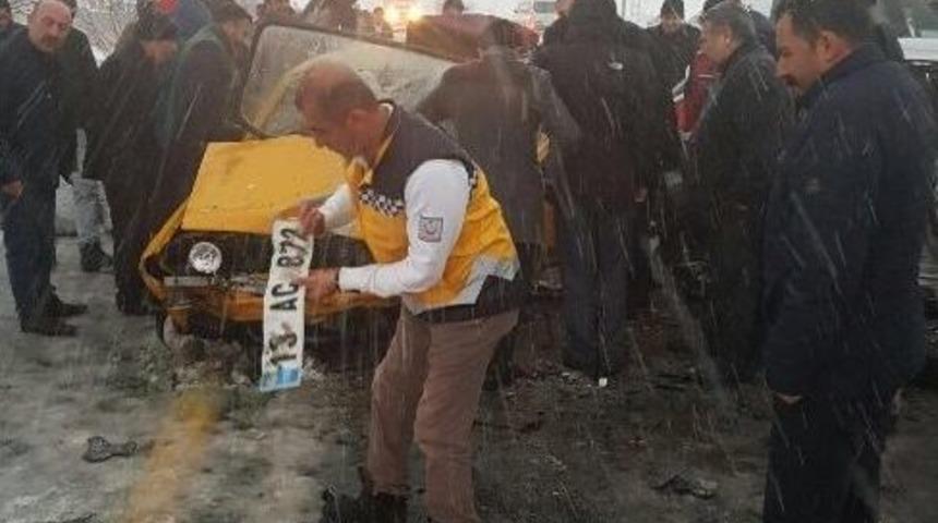 Bitlis&rsquo;te Trafik Kazası, 4 Yaralı