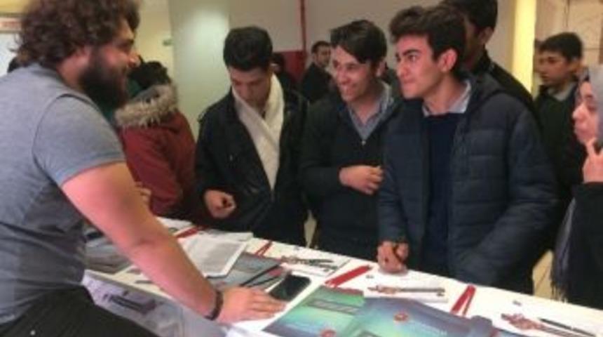 Gaziantep Y&uuml;ksek &Ouml;ğrenim Fuarı&rsquo;na Yoğun İlgi