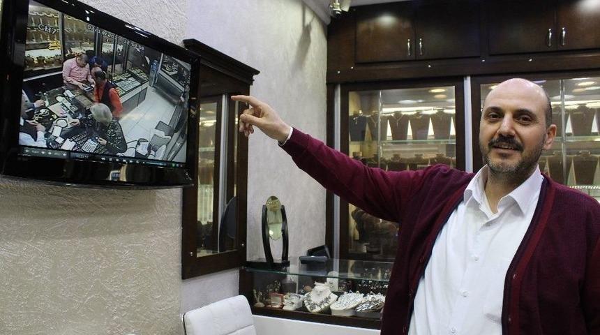 (&ouml;zel Haber) Kuyumcu, Eksik &Ouml;deme Yaptığı M&uuml;şterisini Arıyor