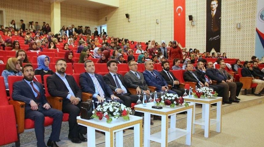 Kilis’te "hoca Ahmet Yesevi’yi Anlamak Konferansı"
