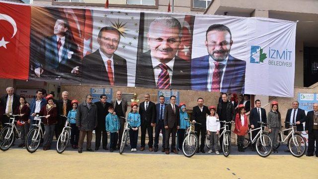 İzmit’te 395 Öğrenci Daha Bisikletine Kavuştu