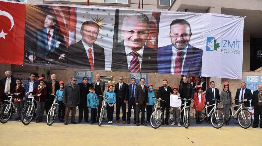 İzmit’te 395 Öğrenci Daha Bisikletine Kavuştu