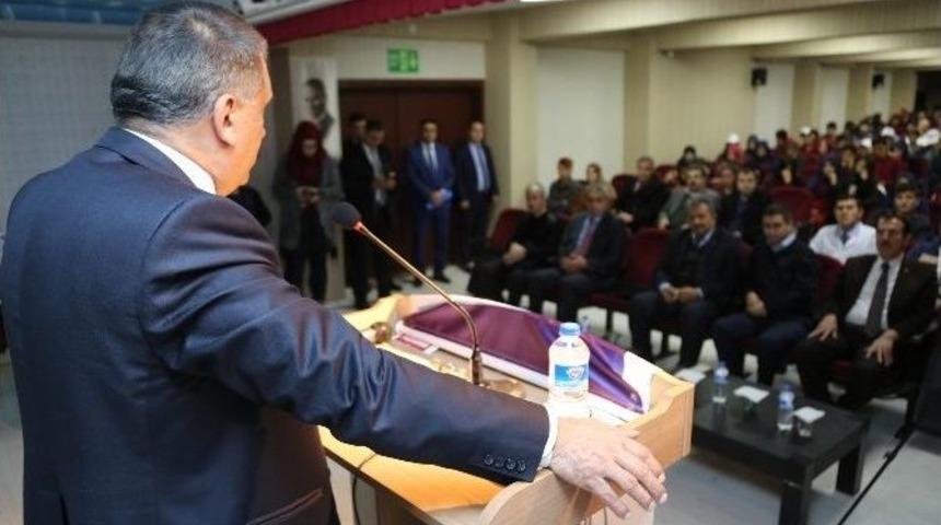 Başkan G&uuml;rkan Kariyer G&uuml;nlerine Katıldı