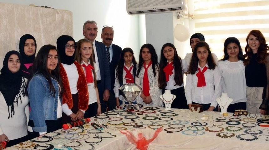 Akdeniz&rsquo;de Giyim Kursu &Ouml;ğrencileri Sertifikalarını Aldı