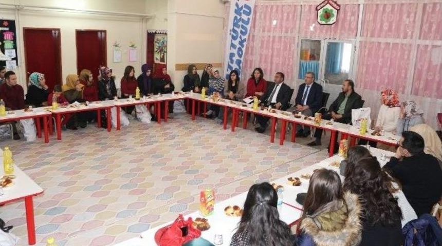 M&uuml;d&uuml;r Dursun, &Ouml;ğretmenlerle Bir Araya Geldi