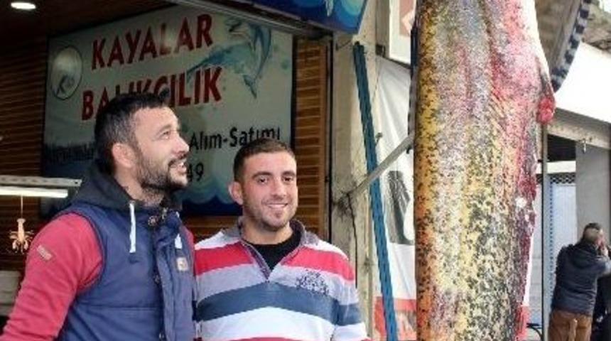 Demirk&ouml;pr&uuml; Barajı&rsquo;nda 60 Kiloluk Yayın Yakalandı