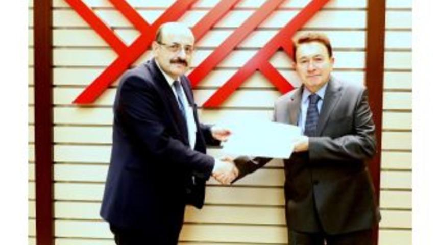 Rekt&ouml;r Sabuncuoğlu, Mazbatasını Y&ouml;k Başkanı Sara&ccedil;&rsquo;dan Aldı