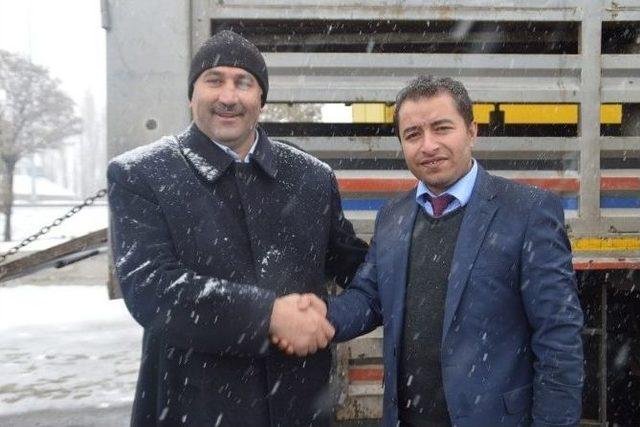 Eleşkirt’te Genç Çiftçi Projesi Kapsamında Hayvanlar Teslim Edilmeye Başlandı 2