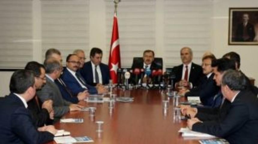 Bakan Eroğlu: &ldquo;bah&ccedil;eli, B&uuml;y&uuml;k Bir Devlet Adamlığı &Ouml;rneği G&ouml;sterdi&rdquo;