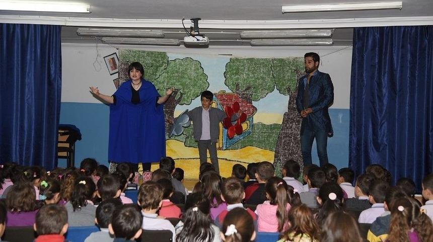 Orman Sevgisi Tiyatro İle Aşılanıyor