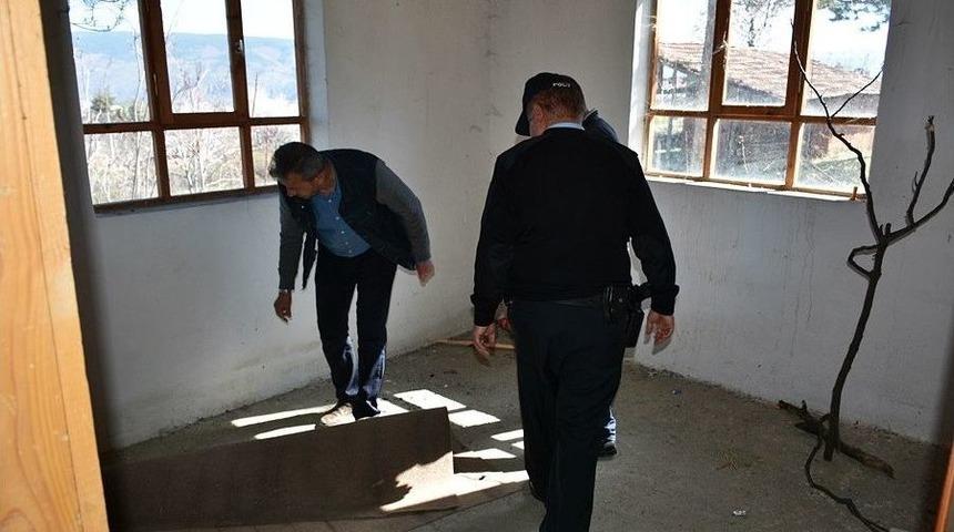 Tosya&rsquo;da Metruk Binalar Didik Didik Arandı