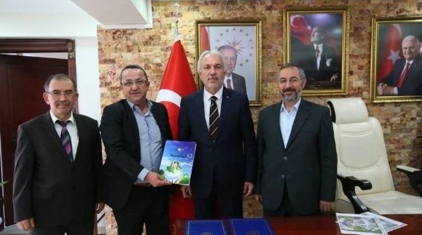 Giysi Kumbaraları Mutluluk Dağıtacak