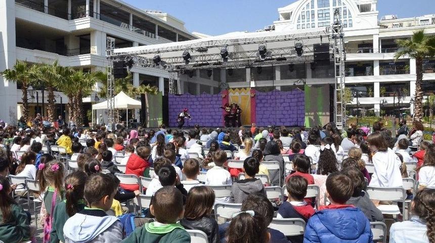 &Ccedil;ocuklar Tiyatro Festivalinde Eğlendi