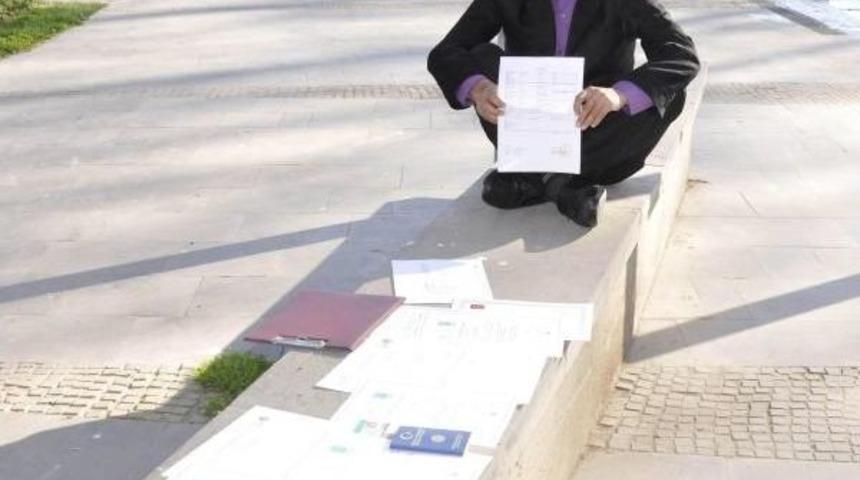 Y&uuml;ksekokulu Birincilikle Bitirdi, 30 Sertifikası Var Ama Iş Bulamıyor