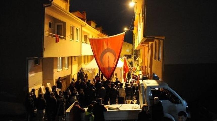 Bursalı Şehidin Evinde Bayrak N&ouml;beti