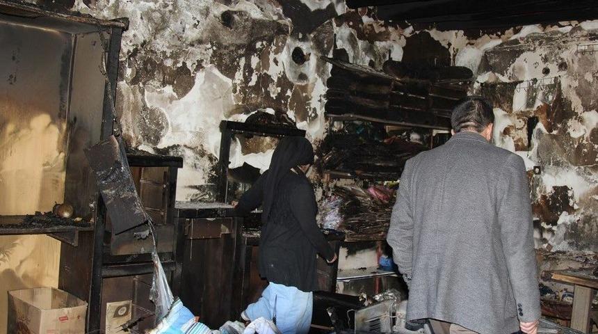 Engelli Kardeşlerin Eviyle Birlikte Umutları Da K&uuml;l Oldu