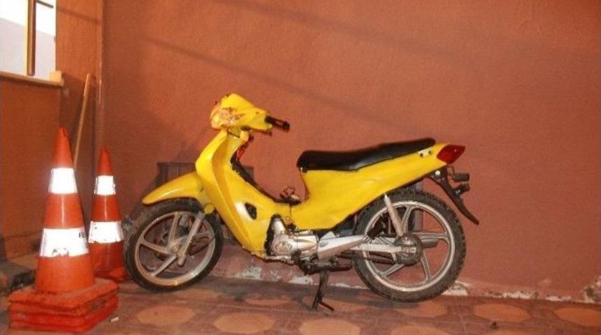 Motosiklet Hırsızlarını İzinli Polis Yakaladı