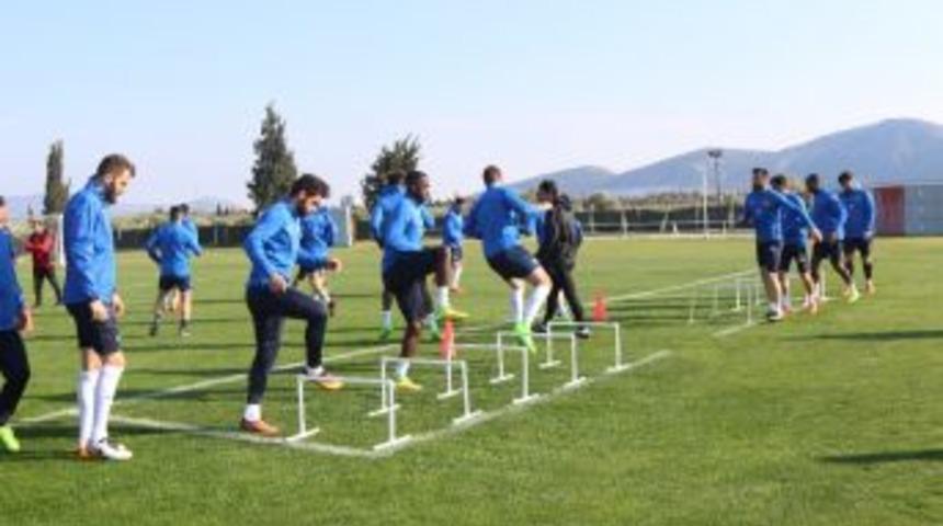 Akhisar Belediyespor&rsquo;da Başakşehir Ma&ccedil;ı Hazırlıkları S&uuml;r&uuml;yor