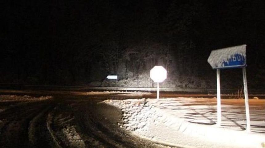 Bolu'da Kar Ulaşımı Olumsuz Etkiledi