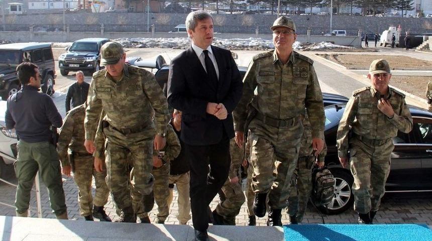 Korgeneral Yaşar&rsquo;dan Vali &Ccedil;ınar&rsquo;a Ziyaret