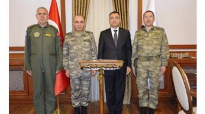 Kara Kuvvetleri Kurmay Başkanı Korgeneral &Ouml;ngay, Vali Toprak&rsquo;ı Ziyaret Etti