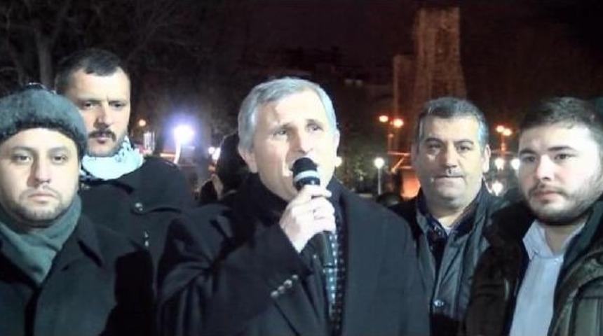 Agd &Uuml;yeleri Ayasofya Meydanı'nda Tehecc&uuml;d Namazı Kıldı