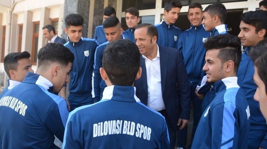 Dilovası U-17 Futbol Takımı T&uuml;rkiye Şampiyonası İ&ccedil;in Yola &Ccedil;ıktı