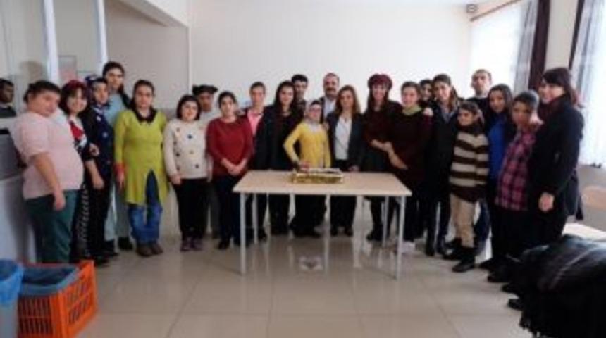 Ne&uuml; &lsquo;&ouml;zel İnsanları&rsquo; Unutmadı