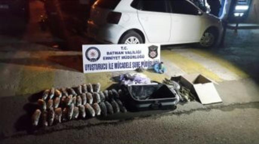 Batman&rsquo;da Uyuşturucu Ticareti Yapan 3 Kişi Tutuklandı