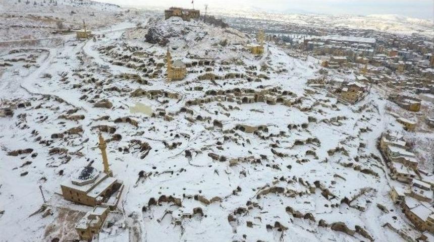 D&uuml;nyanın En B&uuml;y&uuml;k Yeraltı Şehri Karla Kaplandı