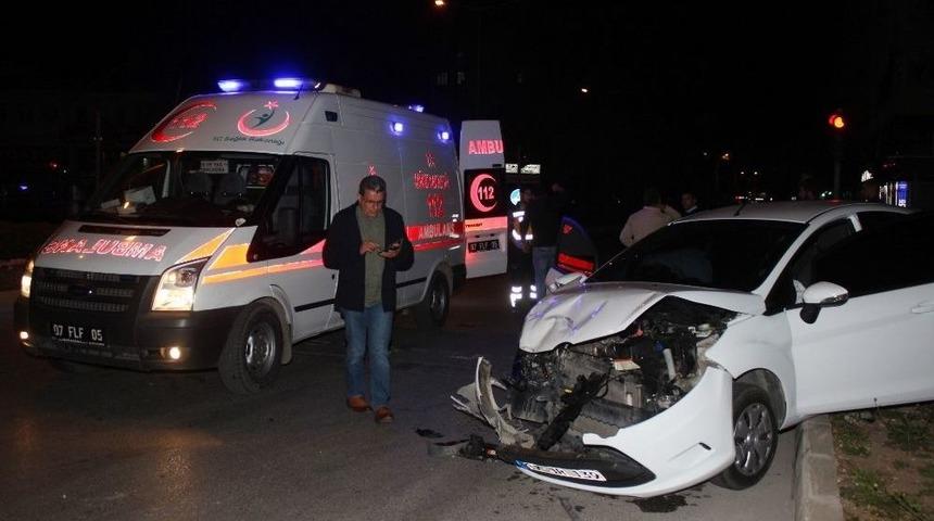 Manavgat&rsquo;ta 3 Ayrı Trafik Kazası: 4 Yaralı