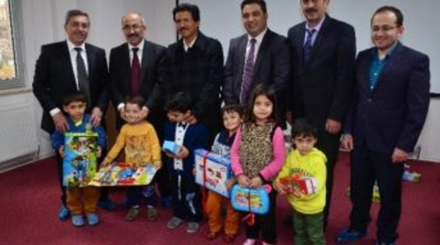 Nezaket Okulu, Takdir G&ouml;r&uuml;yor