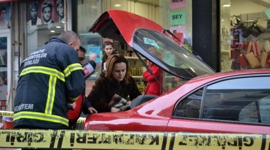 Park Halindeki Otomobilden Sızan Gaz Paniğe Yol A&ccedil;tı