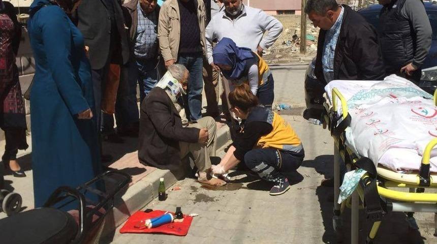 Karaman&rsquo;da Otomobilin &Ccedil;arptığı Motosikletli Yaşlı Adam Yaralandı