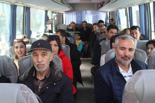 Van Büyükşehir Belediyesinden İranlı Turistlere Gezi Kolaylığı