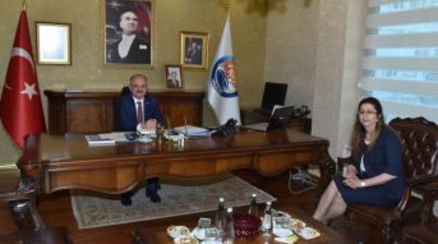 Mersin&rsquo;in Yeni Defterdarı Ercoşman, Vali &Ccedil;akacak&rsquo;ı Ziyaret Etti