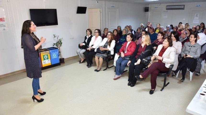 Kadınlara Hakları Anlatıldı