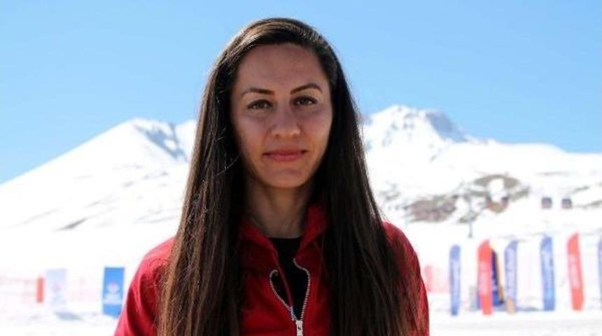 Milli Atlet Aslı Çakır, Erciyes'te Form Tutuyor