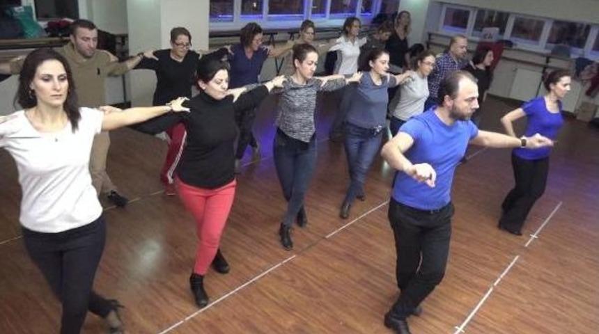 &Uuml;cretsiz Sirtaki Kursuna B&uuml;y&uuml;k Ilgi