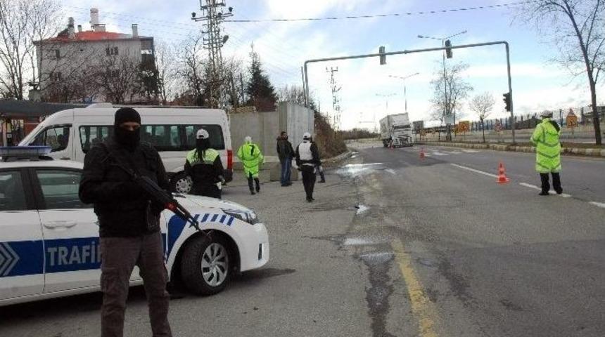 Van&rsquo;da &rsquo;kış Lastiği&rsquo; Uygulaması