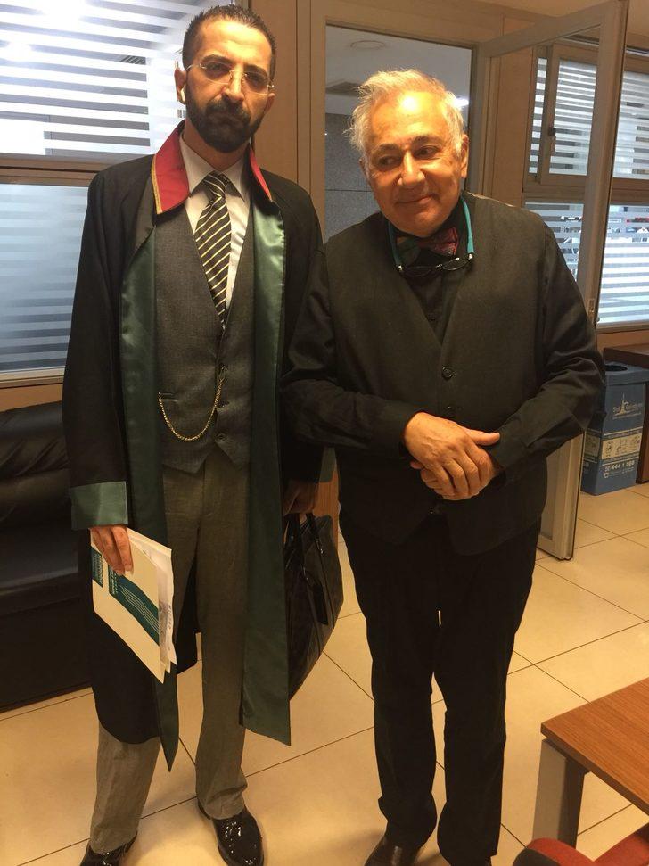 Prof. Kuraldan Cem Yılmaza 10 bin TLlik dava Prof. Kuraldan Cem Yılmaza 10 bin TLlik dava