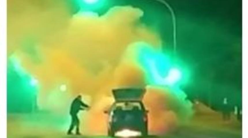 Alev Alan Otomobil Tamamen Yandı