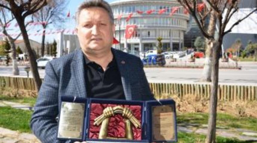 Gap Gazeteciler Birliği Genel Başkan Vekili &Ouml;zpolat&rsquo;a Kazakistan&rsquo;da Anlamlı &Ouml;d&uuml;l