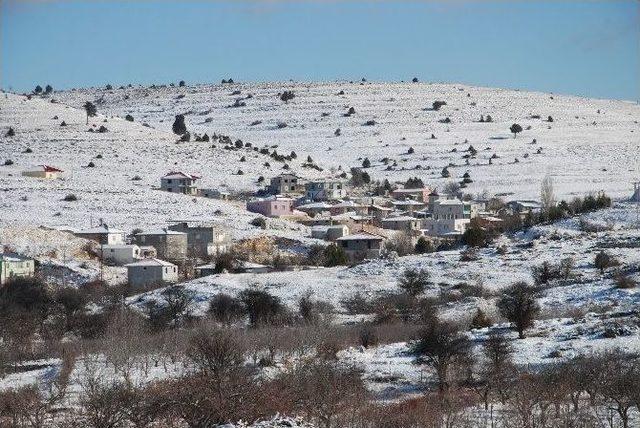 Silifke&rsquo;ye Yılın İlk Karı Yağdı 3