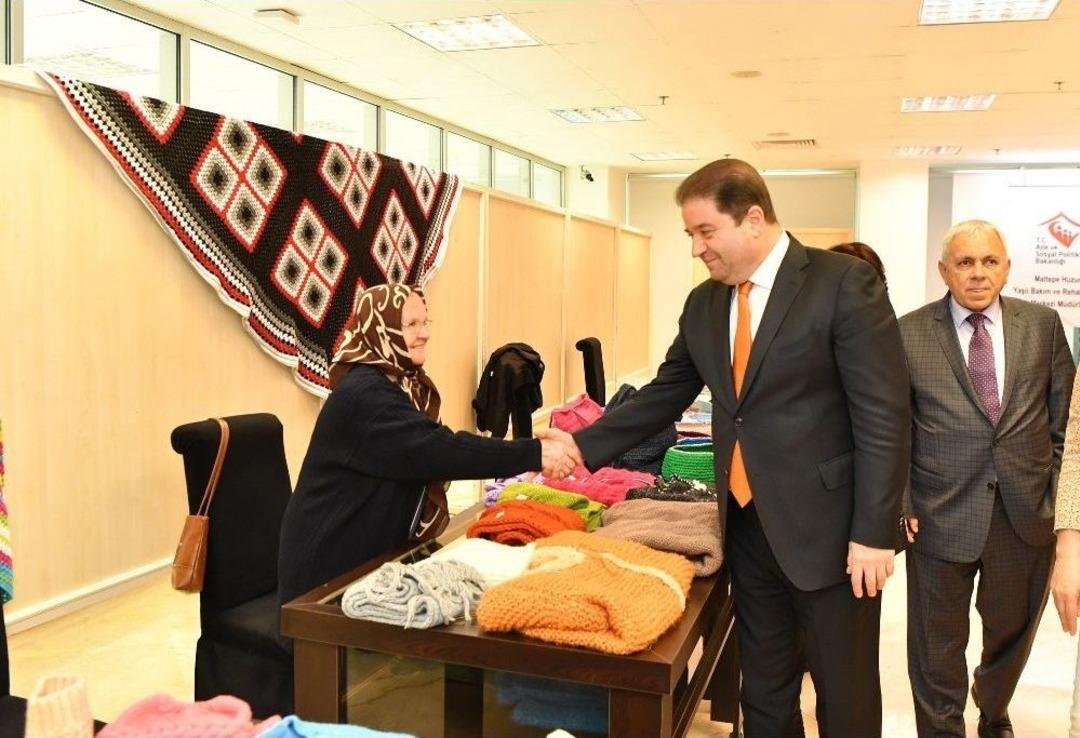 &Uuml;reterek Gen&ccedil; Kalıyorlar