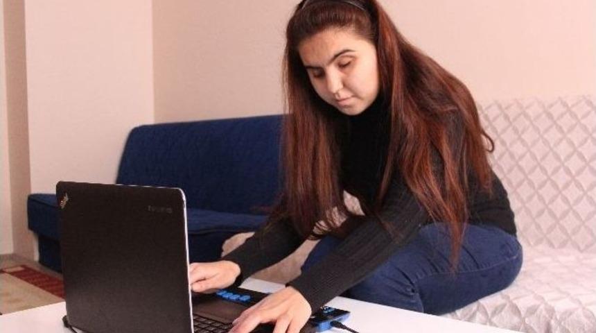 (&ouml;zel Haber) - Engel Tanımadı 2 &Uuml;niversite Okudu