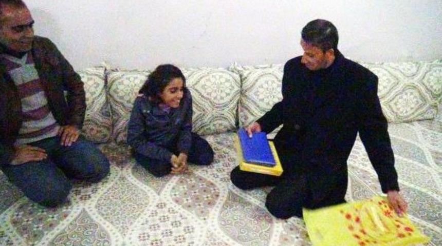 Y&uuml;r&uuml;me Engelli Kızın Tablet Hayali Ger&ccedil;ek Oldu