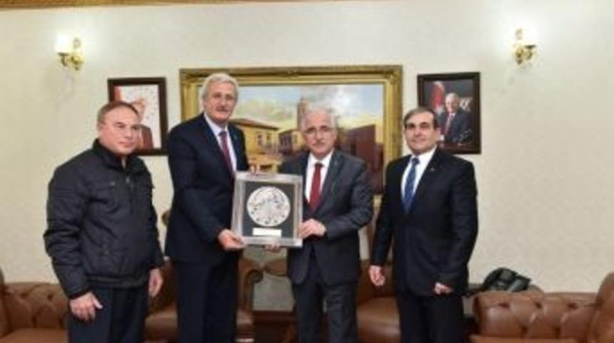 Kara&ccedil;ay Balkar Derneğinden Vali Tuna&rsquo;ya Ziyaret