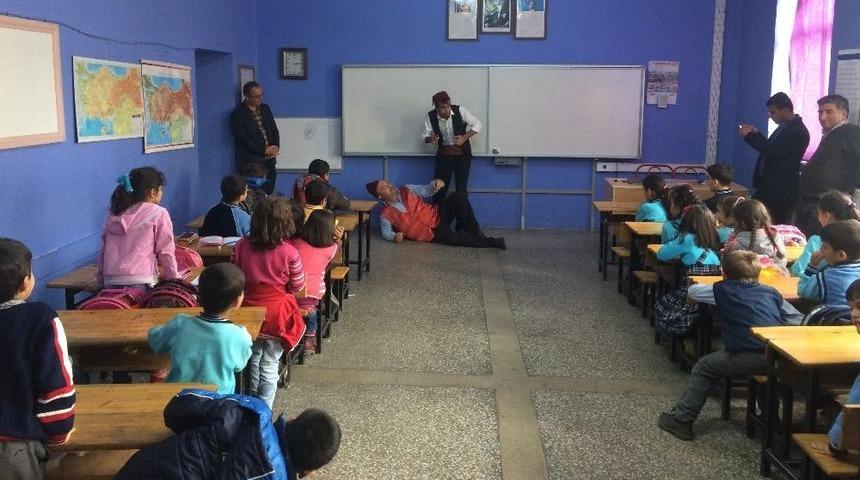 Malatya&rsquo;da D&uuml;nya Tiyatrolar G&uuml;n&uuml;n&uuml; Kutladı